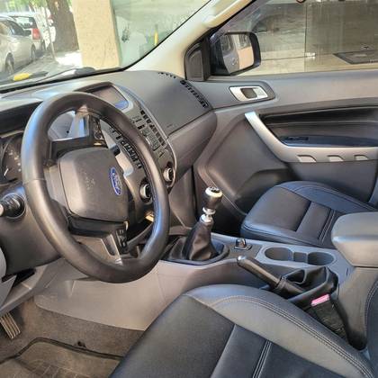 FORD RANGER 3.2 XLT 4X4 CD 20V DIESEL 4P MANUAL FORD RANGER 3.2 XLT 4X4 CD 20V DIESEL 4P MANUAL